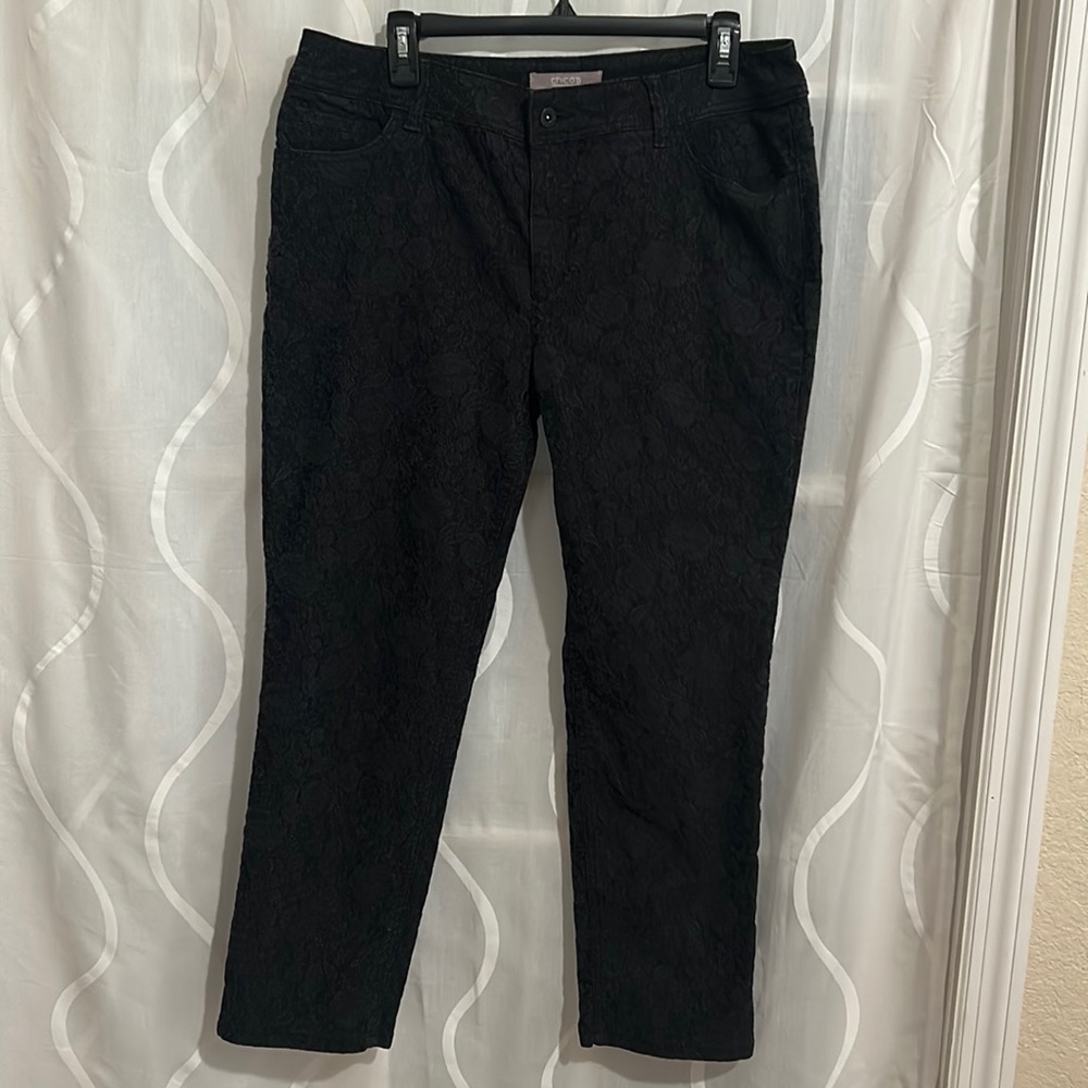 Chico’s Black Floral Print Cropped Pants, Chicos Size 2 (12) - Picture 1 of 4